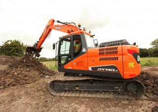 Excavatrice sur chenilles Doosan DX 140 LC