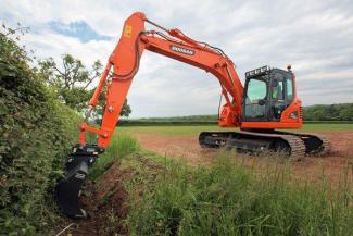 Excavatrice sur chenilles Doosan DX140LCR-3