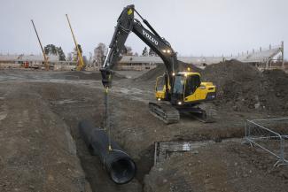Excavatrice sur chenilles Volvo EC220DL