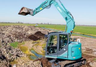 Excavatrice sur chenilles Kobelco SK 75 SR 3