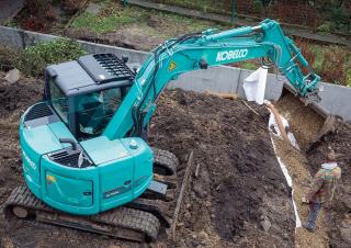 Excavatrice sur chenilles Kobelco SK 75 SR 3