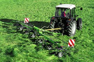 Faneuses rotatives DEUTZ-FAHR CoM 8331