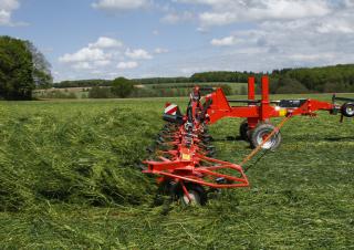 Faneuses rotatives Kuhn GF 13012