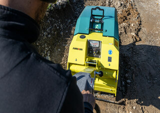 Plaques vibrantes Plaques vibrantes réversibles Ammann APH 8595