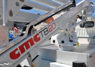 Nacelles à bras articulés Nacelles à bras articulés montées sur remorque CMC TB20