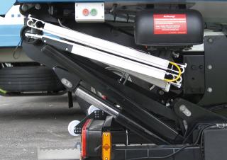 Chargement montées sur camions MBB Palfinger MBB F 1500 L