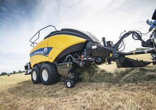 Presses de grandes balles + à haute pression New Holland BB 890 Plus
