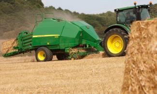 Presses de grandes balles + à haute pression John Deere 1424 C