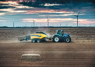 Presses de grandes balles + à haute pression New Holland BB 1270 RC Plus
