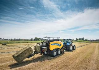Presses de grandes balles + à haute pression New Holland BB 890 RC Plus