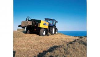 Presses de grandes balles + à haute pression New Holland BB 9040 S