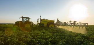 Pulverisateurs trainès John Deere 724