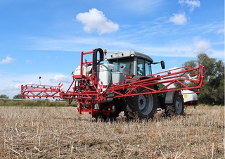 Pulverisateurs trainès Unia Lux 415  