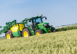 Pulverisateurs trainès John Deere M740i