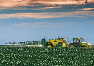 Pulverisateurs trainès John Deere M944i