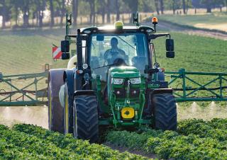 Pulverisateurs trainès John Deere R732i