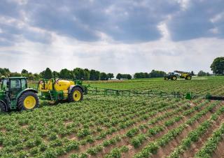 Pulverisateurs trainès John Deere R740i