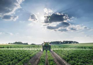 Pulverisateurs trainès John Deere R740i