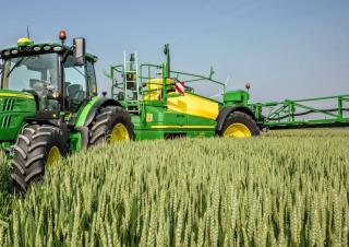 Pulverisateurs trainès John Deere R975i
