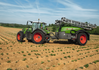 Pulverisateurs trainès Fendt Rogator 366