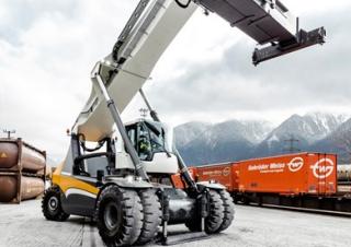 Reach stacker Liebherr LRS 545 Litronic