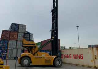 Reach stacker Sany SDCE100K7-T