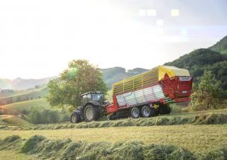 Remorques autochargeuses d'ensilage Pöttinger Boss 3240 DB Master