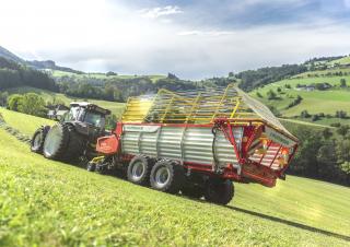 Remorques autochargeuses d'ensilage Pöttinger Boss 3240 Master