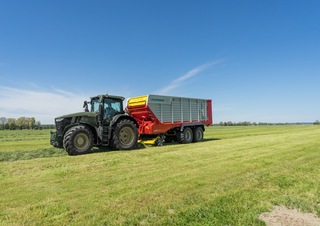 Remorques autochargeuses d'ensilage Pöttinger Jumbo 7400