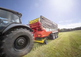 Remorques autochargeuses d'ensilage Pöttinger Jumbo 8450 DB