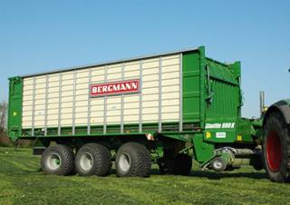 Remorques autochargeuses d'ensilage L. Bergmann Shuttle 980 K