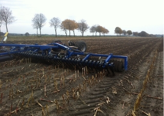Rouleaux pour des champs et prairies DAL-BO MaxiRoll 830 HD