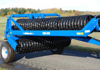 Rouleaux pour des champs et prairies DAL-BO MiniMax 830 CB