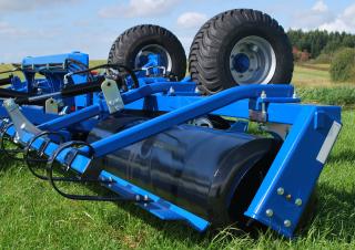 Rouleaux pour des champs et prairies DAL-BO MiniMax 830 CB