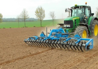Rouleaux pour des champs et prairies Bremer PGZ 600 VH