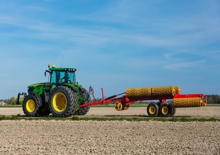 Rouleaux pour des champs et prairies Väderstad Rexius 650