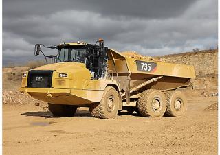 Tombereaux articulés Caterpillar 735