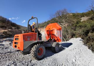 Bennes sur pneus Ausa D 1000 AP
