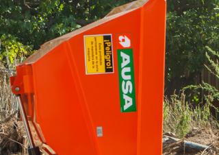 Bennes sur pneus Ausa D 150 RM