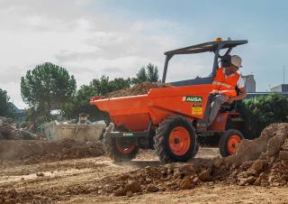 Bennes sur pneus Ausa D 150 RM x4