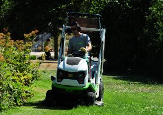 Tondeuses à gazon autoportées et tracteurs de jardin Etesia BUFFALO 124 HVHP2