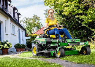Tondeuses à gazon autoportées et tracteurs de jardin John Deere Z320R 
