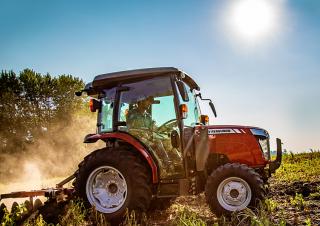 Tracteurs 4WD Massey Ferguson MF 1755 M MC 