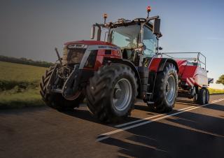 Tracteurs 4WD Massey Ferguson MF 8S.225