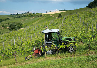 Tracteurs 4WD DEUTZ-FAHR 3050
