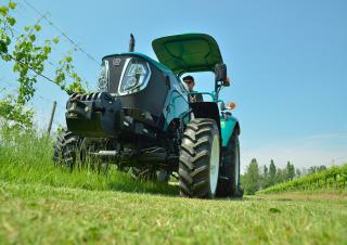 Tracteurs 4WD Arbos 3055