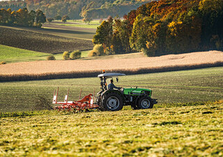 Tracteurs 4WD DEUTZ-FAHR 4070 E