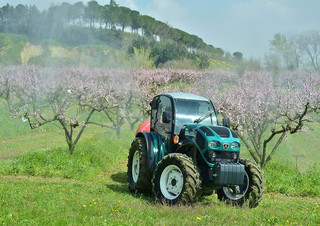 Tracteurs 4WD Arbos 4090 Q