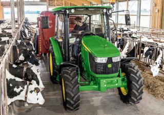 Tracteurs 4WD John Deere 5075E