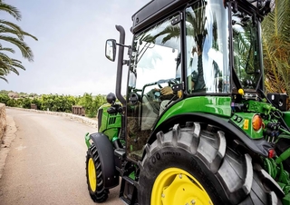 Tracteurs 4WD John Deere 5090GN